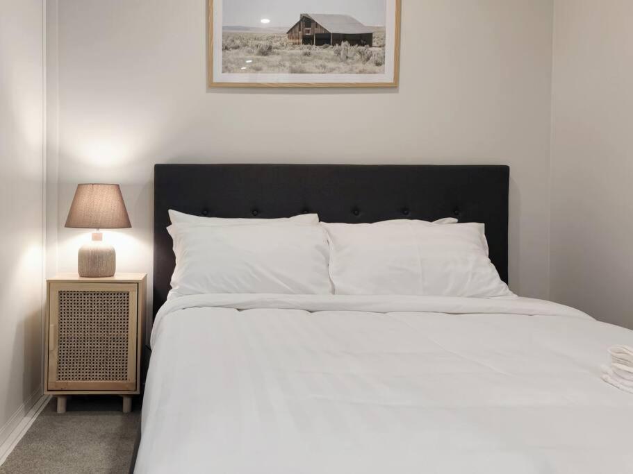 Brand New Stylish 2Br Apartment- Free Parking أوكلاند المظهر الخارجي الصورة