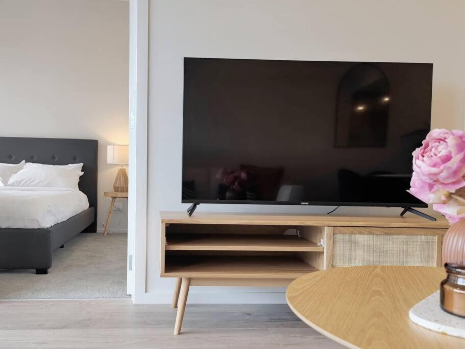 Brand New Stylish 2Br Apartment- Free Parking أوكلاند المظهر الخارجي الصورة